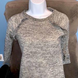 Teens girls lightweight semi long sweater excellent condition
